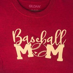 Baseball mom. New. Size m